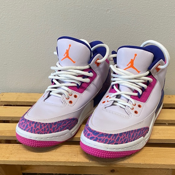 6Y Air Jordan Retro Sneakers - Picture 1 of 7